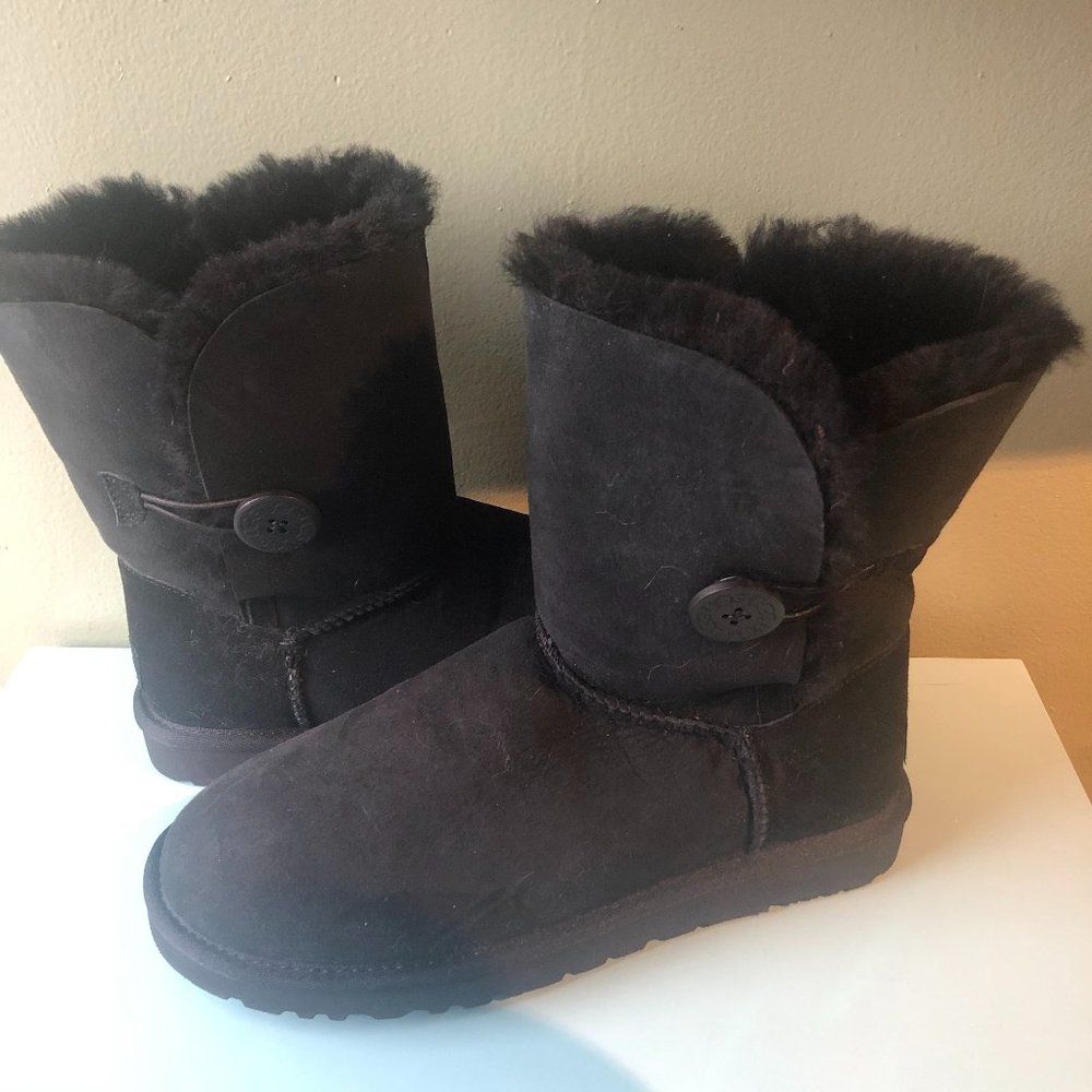 Uggs Bailey Button II Black Size 9 Womens